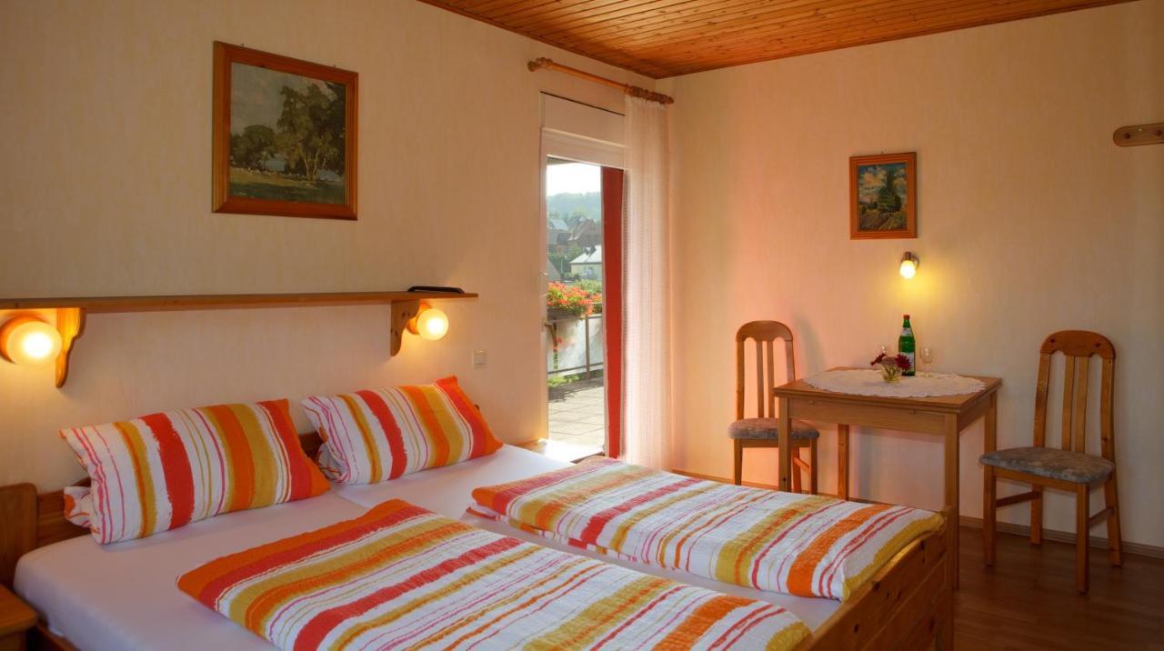 Gasthaus Trifelsblick Wernersberg Oda fotoğraf